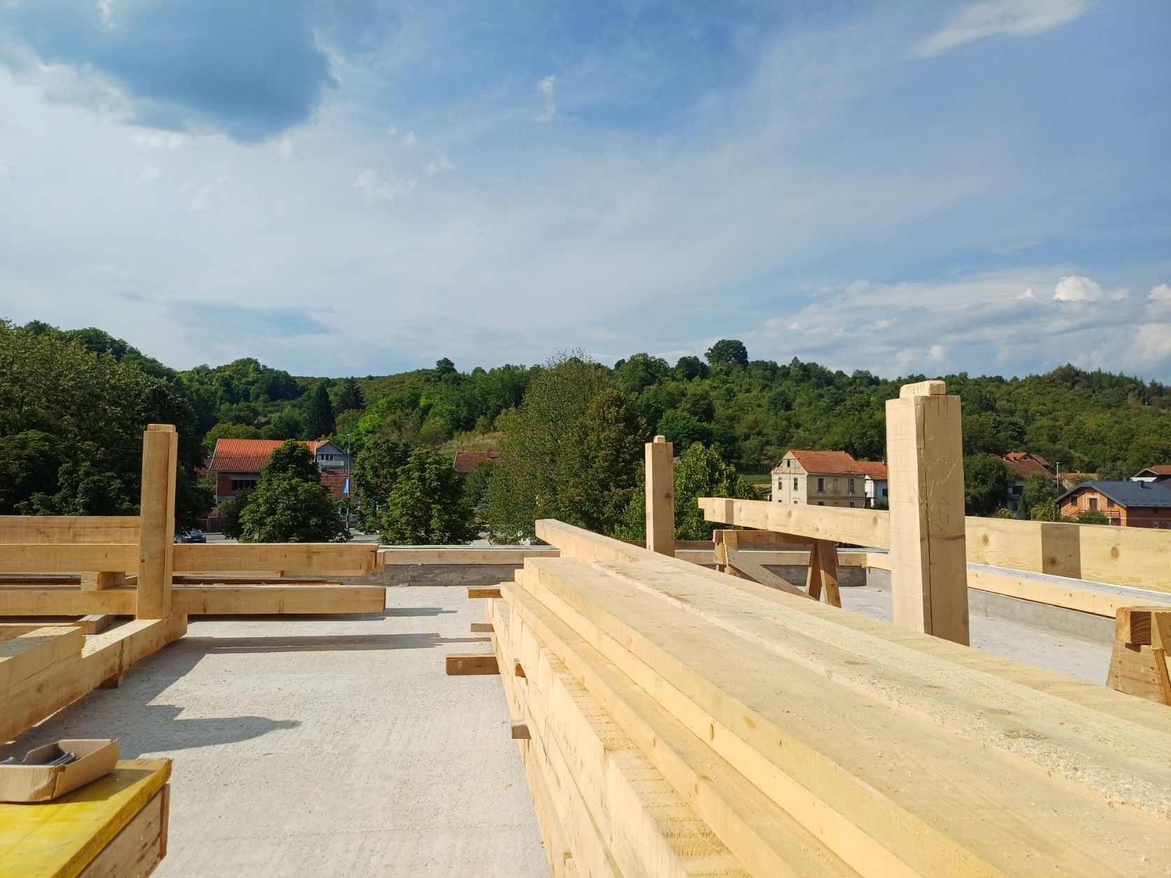 Progres radova na krovištu u Hrvatskoj Kostajnici