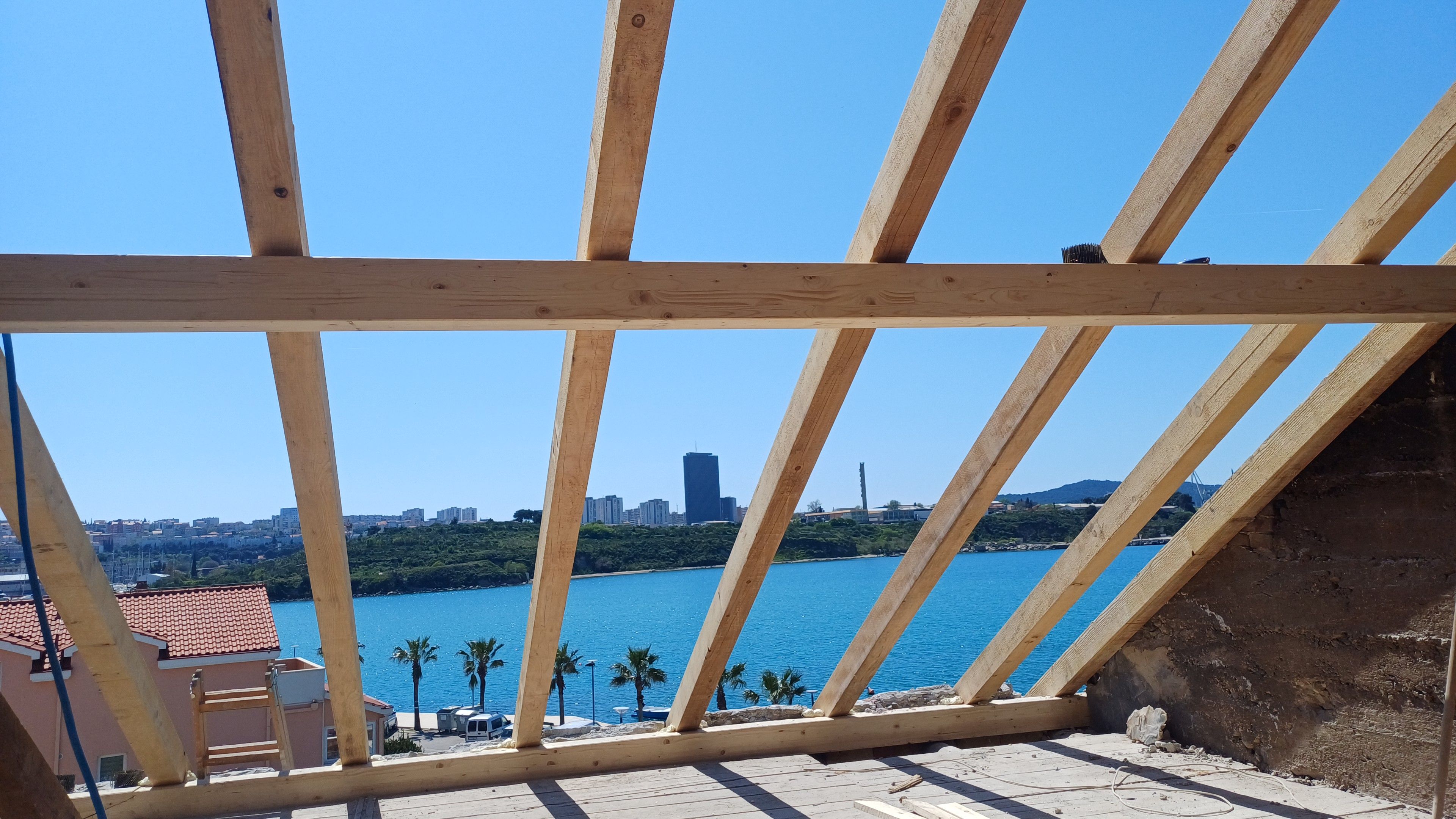 Ambijent Vranjica i krov