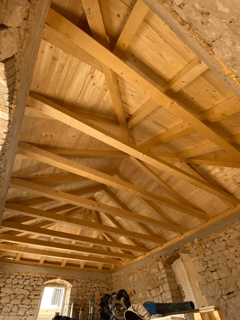 Pogled na završen krov na Čiovu