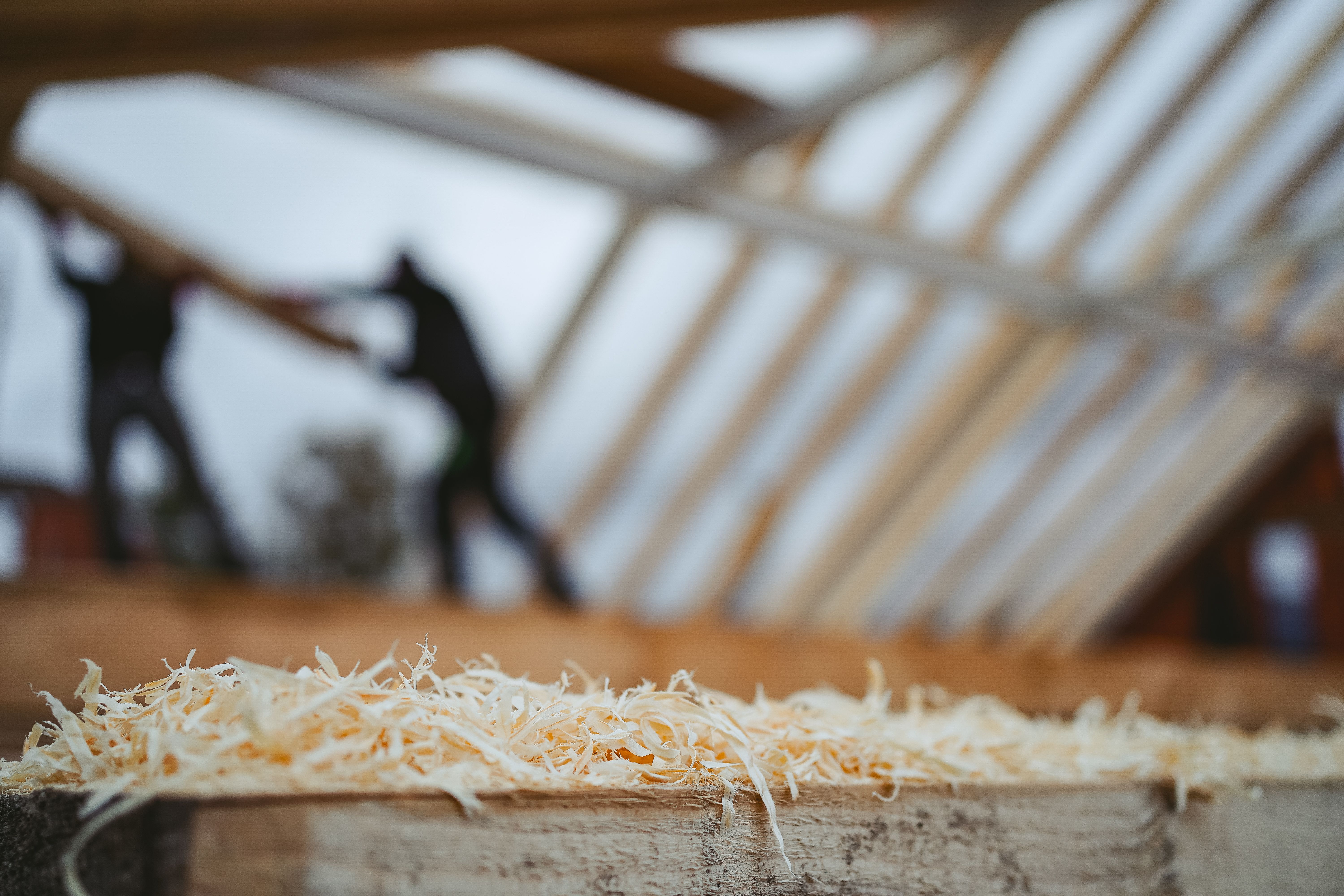 Krovopokrivački radovi - zamjena salonita mediteran crijepom na velikom krovu u Vranjicu od strane Meridiem tectum