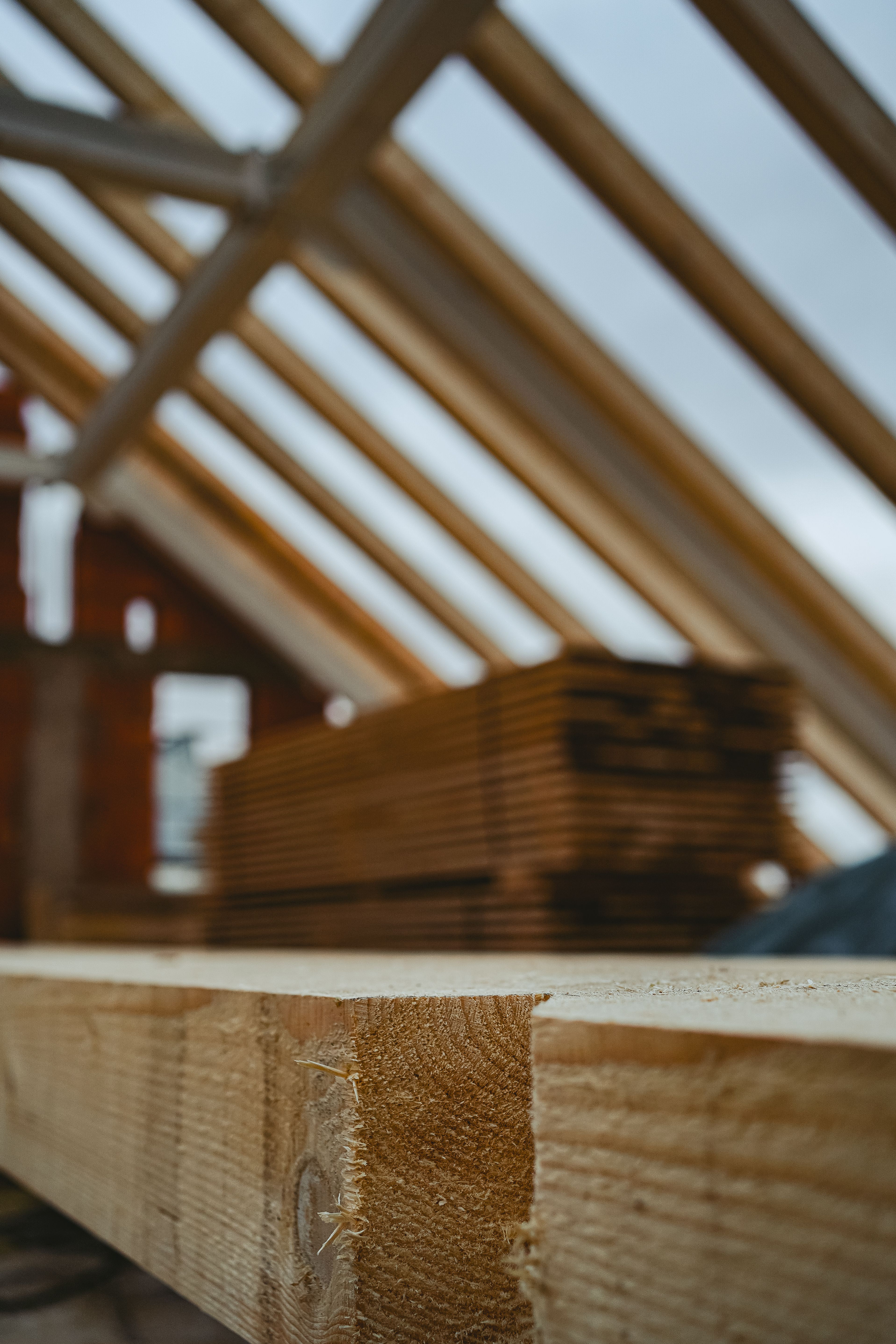 Zidarski, tesarski i krovopokrivački radovi - precizno zidanje zidova i stručna izrada krovišta od strane Meridiem tectum